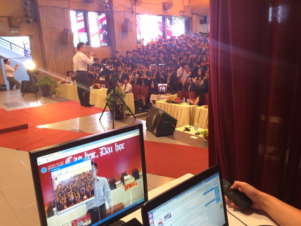 Livestream Lễ Tốt Nghiệp Đại học Văn Lang — 1,200 sinh viên